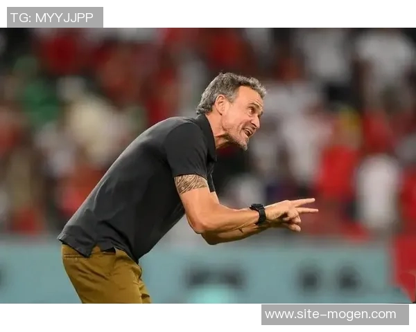 法媒报道恩里克重用16岁右后卫拒绝其参加U17世界杯引发关注