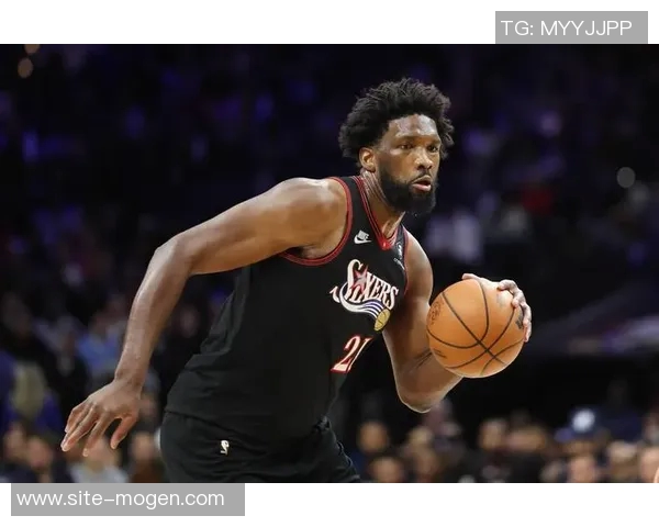 恩比德复出表现抢眼10投5中斩获14分7篮板8助攻3抢断