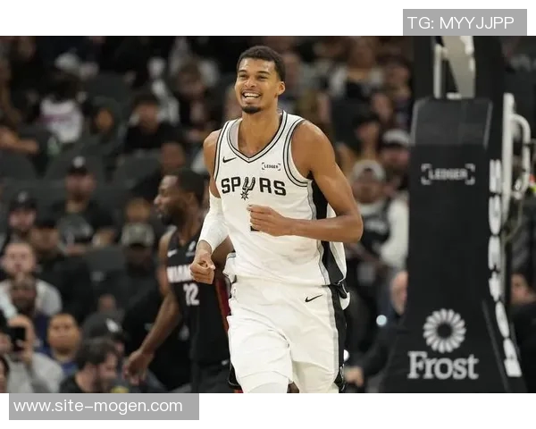 科内特高效表现尽显实力12投10中砍下23分8板3助5帽无失误